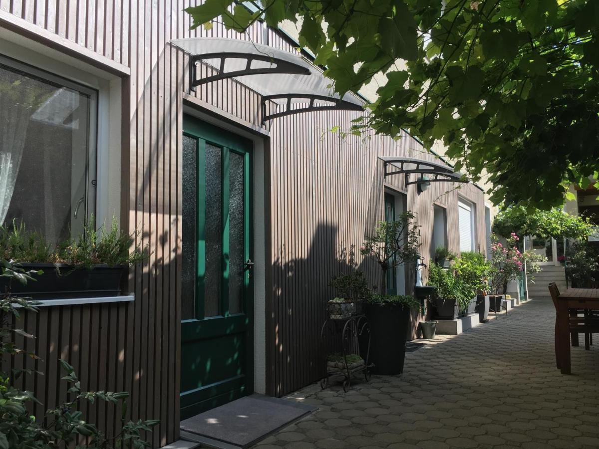 Weingut Krikler Apartment Weiden am See Bagian luar foto