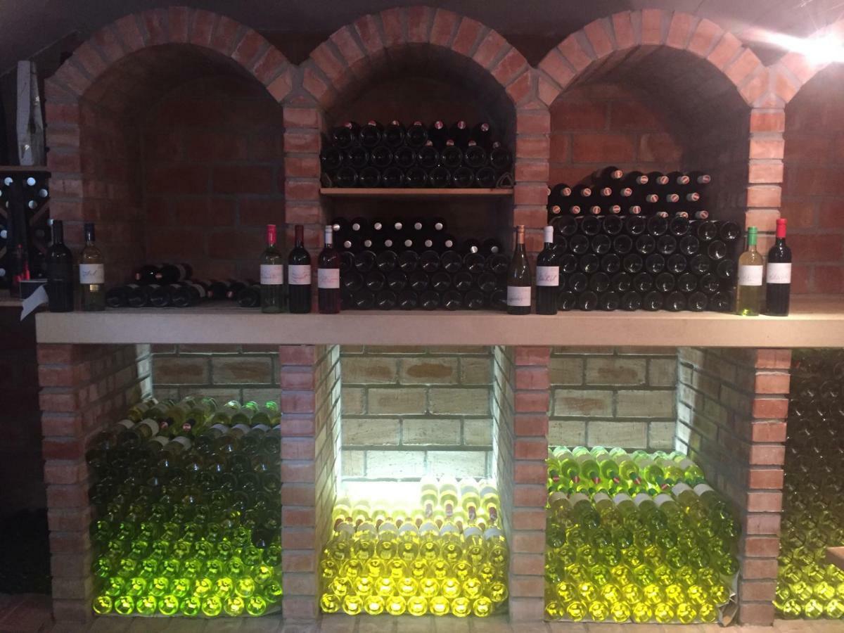 Weingut Krikler Apartment Weiden am See Bagian luar foto